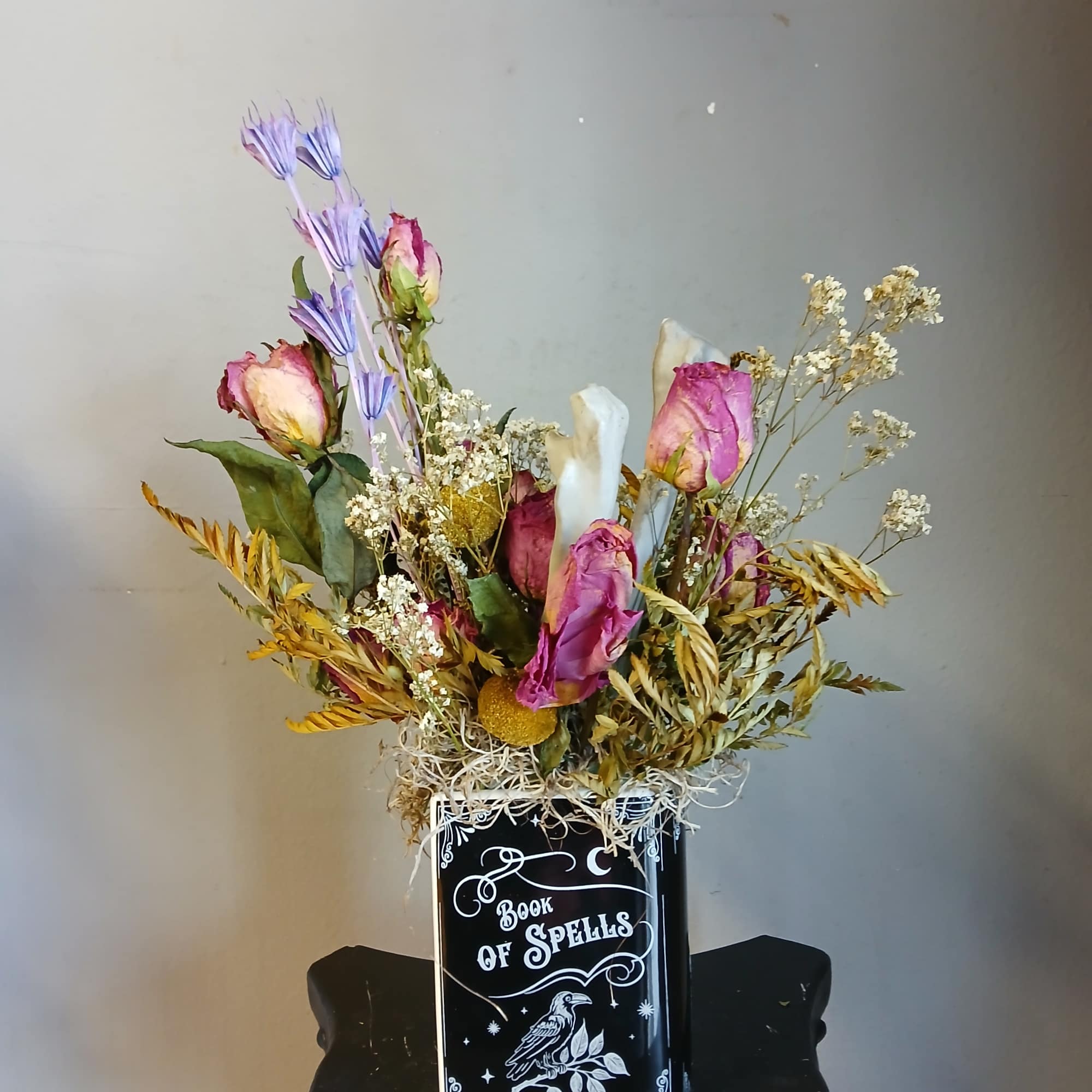 Bring a touch of magic to your floral arrangements with this ceramic