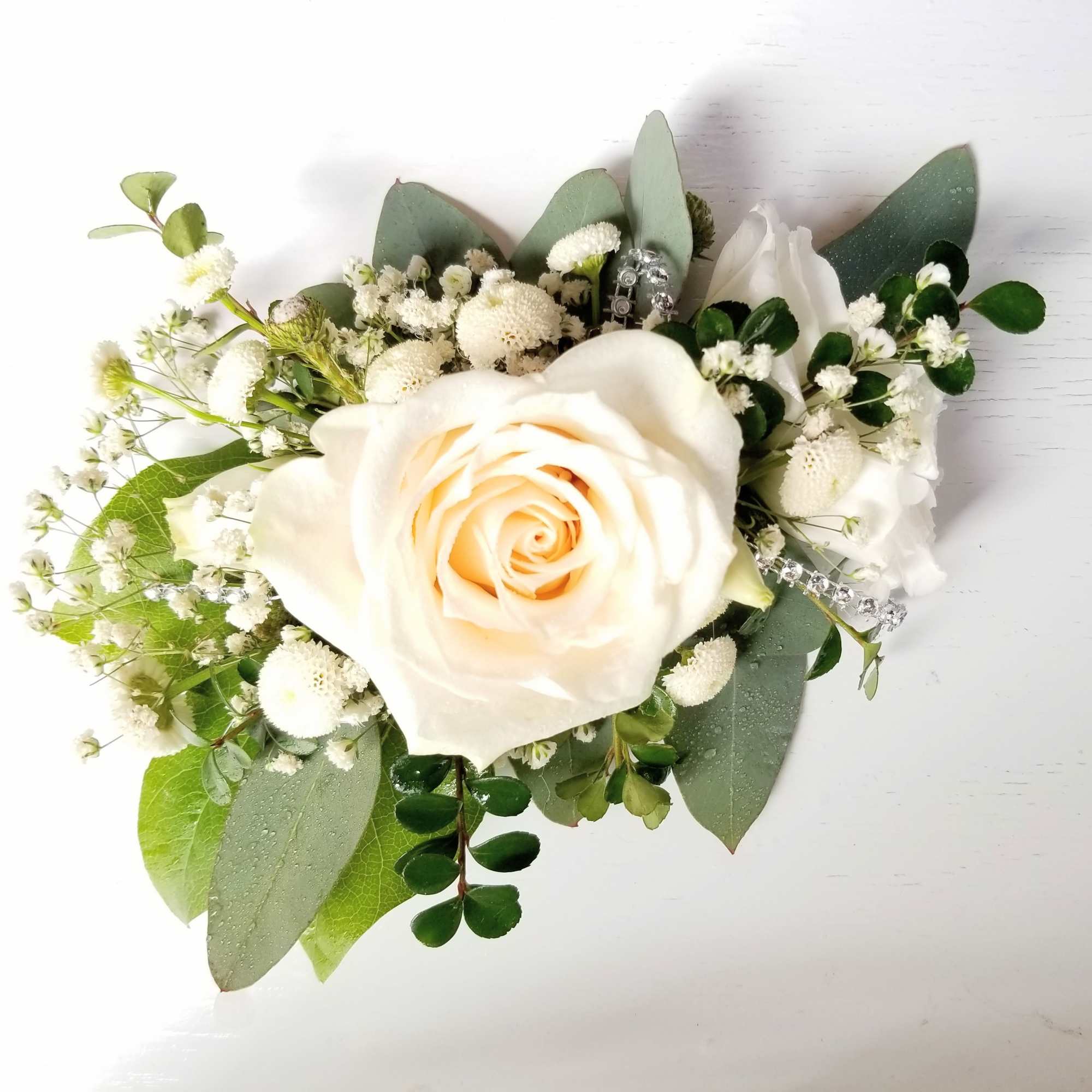 A customize corsage for your wedding or prom, created with your choice, photo 4 of 5