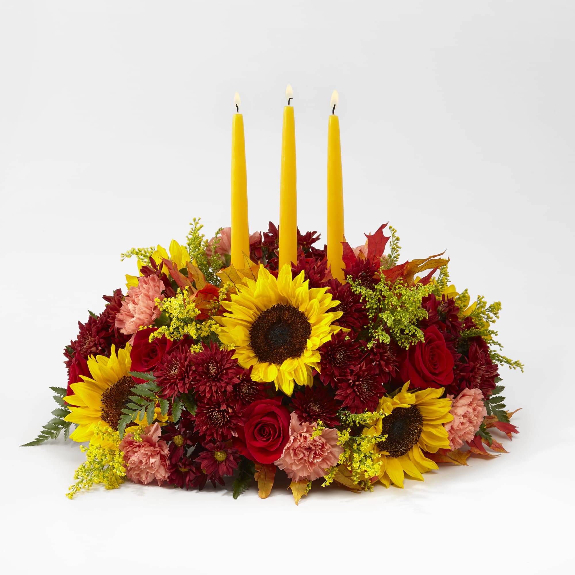 Make your Thanksgiving feast extra special with a perfectly crafted centerpiece design.