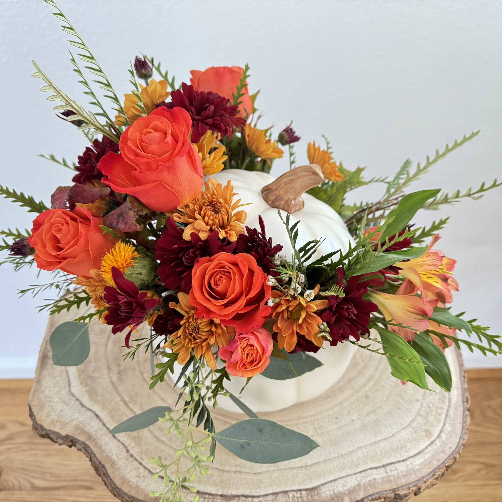 The Harvest Glory floral arrangement captures the essence of the autumn season