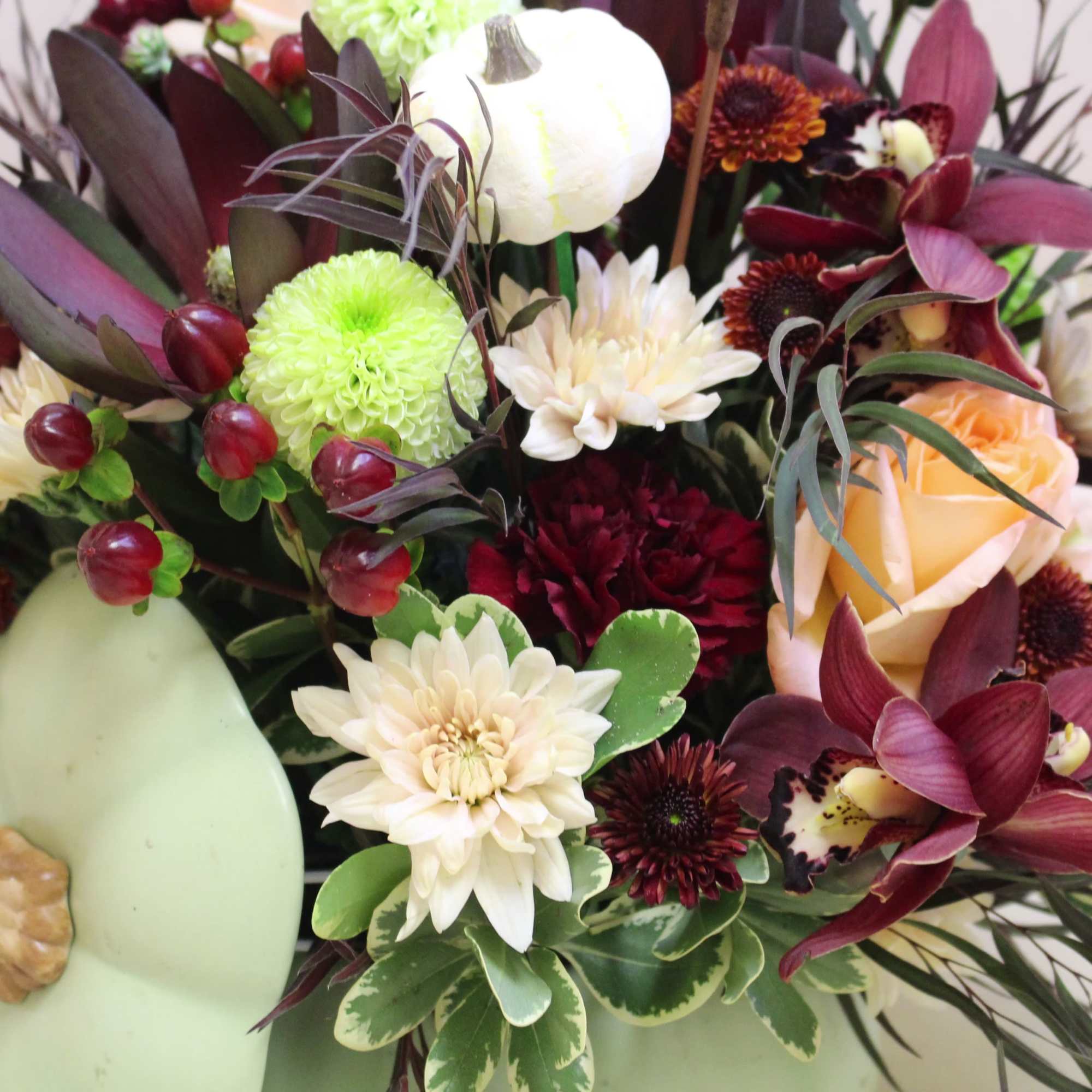 Bring autumn's charm to your table with Fictitious Flowers Sweet Sage Pumpkin, photo 2 of 3