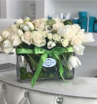 Signature Laazati Arrangement Joy