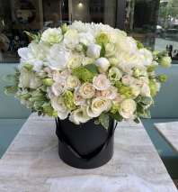 Bouquet of 25 stunning long stem red roses