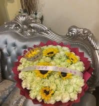 Ramo Buchon with Coronaby Sierra Flowers