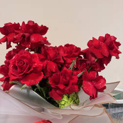Luxurious Red Rose Wrapping Bouquet