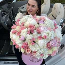 Grand peonies mix signature box