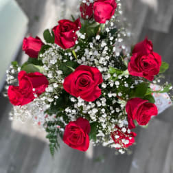 Bouquet of red roses with white baby's breath