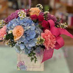 Hydrangea Bliss with a Mother's Day Balloon (HYB)