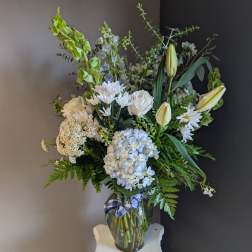 #752 Designer's Choice Vase Arrangement