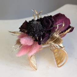Cuff corsage gold, burgundy and pink