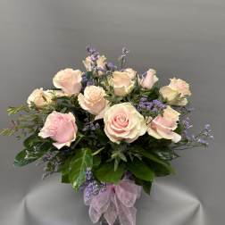 Dozen light pink Roses