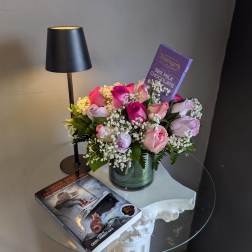 Midnight book club Package (flowers and gifts)