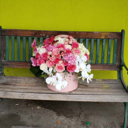 Elegant mix of pink