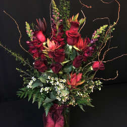 8 Rose Cylinder with Safari Sunset and Snapdragons - Color May Vary