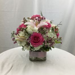 In Love With Spring Cube Bouquet
