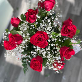 Bouquet of red roses with white baby's breath