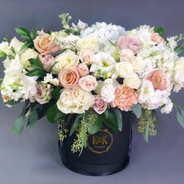 XXL Hatbox Arrangement Peach and White