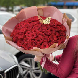 LA BUCHONA BOUQUET 100 ROSES by The Chocolate Rose