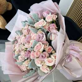 Bouquet designer choose every time different 