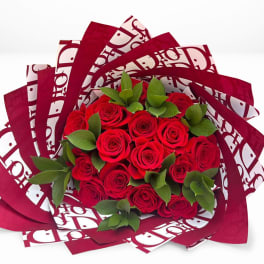 Bouquer Red Roses & Dior paper