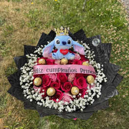Bouquet of pink roses with a Stitch plush and crown