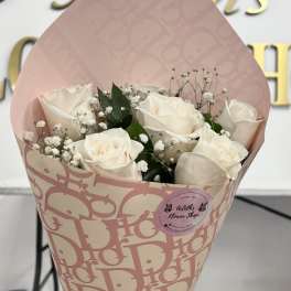 6 White Roses Bouquet 