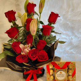 12 roses red whit chocolate.