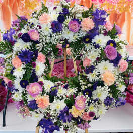 Medium Wreath With Mix Flowers