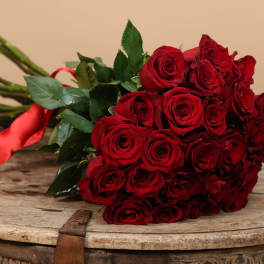 25 Premium Medium Stem Roses