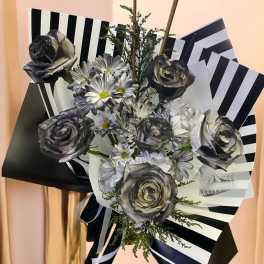 Black and white bouquet 