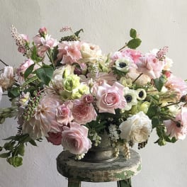 The Soft, but GORGEOUS Subtle Valentine's Arrangement.