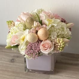 Easter arrangement with eggs - pink vase