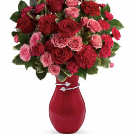 Teleflora's Hearts Entwined Bouquet DX