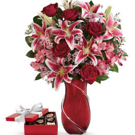 Wrapped With Passion Bouquet with chocolates DX
