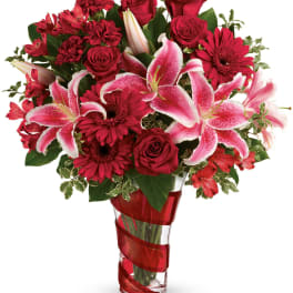 Teleflora's Swirling Desire Bouquet PM