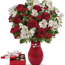 Pair Of Hearts Bouquet with chocolates PM