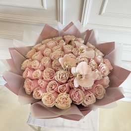 MFS 50 Pink Rose Bouquet (Orchids)