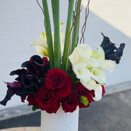 Tower of Amaryllis and Callalilies.