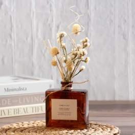 Sample Vanilla Lily Bouquet Reed Bundle Diffuser