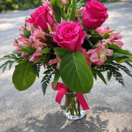 Elegant Pink Rose & Alstroemeria Bouquet in Glass Vase 