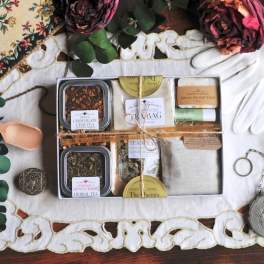 King's Collection | Tea & Bath Sampler Gift Set