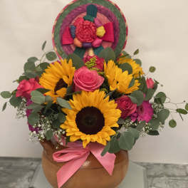 Olla w/ sunflowers and pink roses