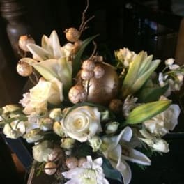 White floral bouquet with lilies and roses