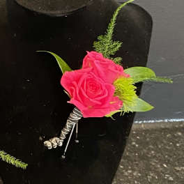 Elegant Spray Rose Boutonniere