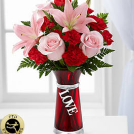 The FTD® Hold My Heart™ Bouquet
