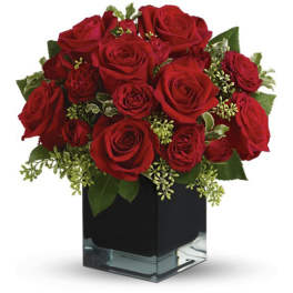 Teleflora's Ravishing Reds