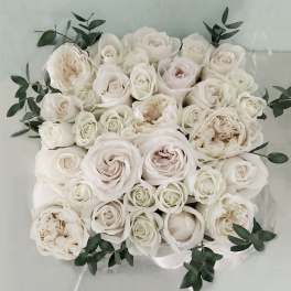 The Blomst Rose box - white