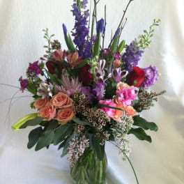 Garden style vase arrangement
