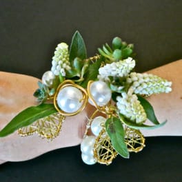 Corsages for gals and guys, just right