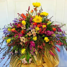 Large mixed bouquet with yellow daisies and colorful flowers
